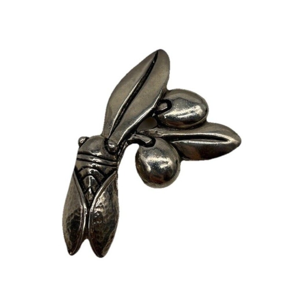 Vintage CAROLINEADES Pin Brooch Cicada And Leaves Bug Insect Silver Tone 2.5”